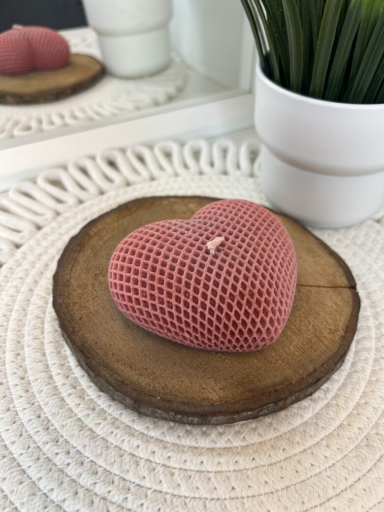 Lielā tumši rozā sirds