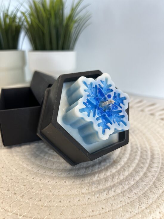 Sniegpārslas svece akrila dizaina traukā